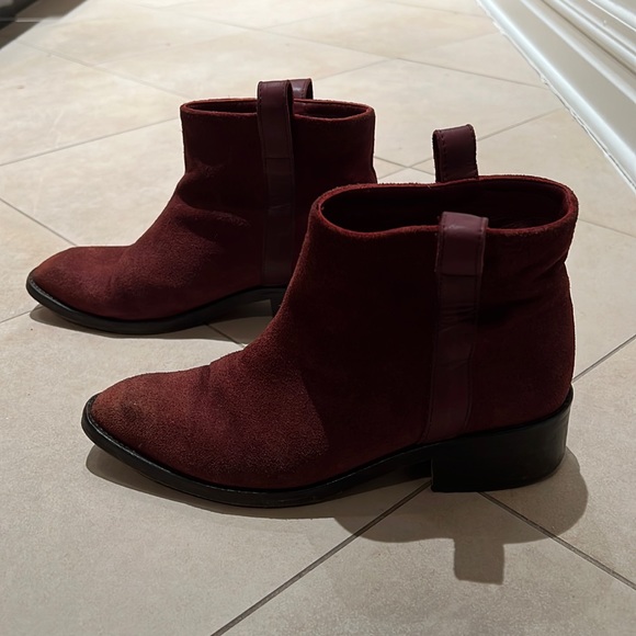 Surface To Air women’s Burgundy Booties - Picture 2 of 7